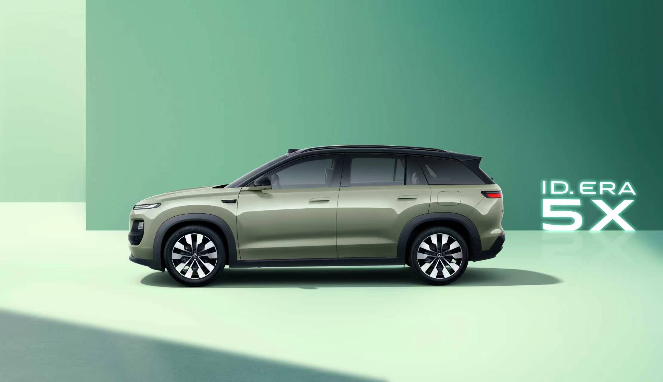 SAIC Volkswagen ID. Era 5X in profile in a studio setting, showing its long-wheelbase, short-overhang proportions